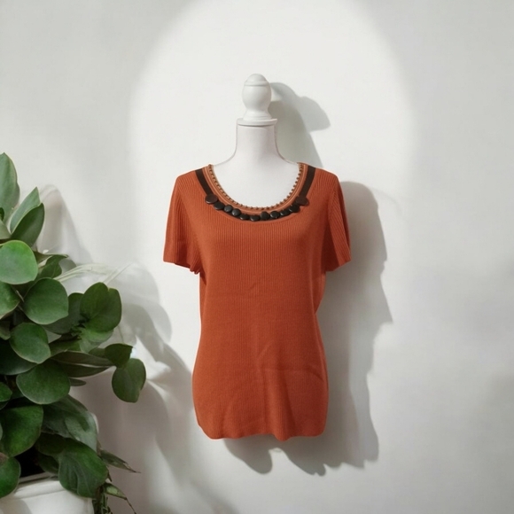 R.Q.T. SHORT SLEEVE PULLOVER SWEATER SIZE XL ORANGE WITH BRN.& TAN BEADING - Picture 10 of 10